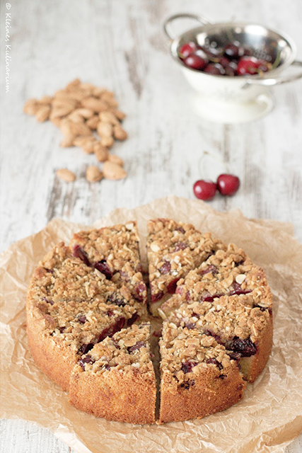 MANDEL-KIRSCH-KUCHEN