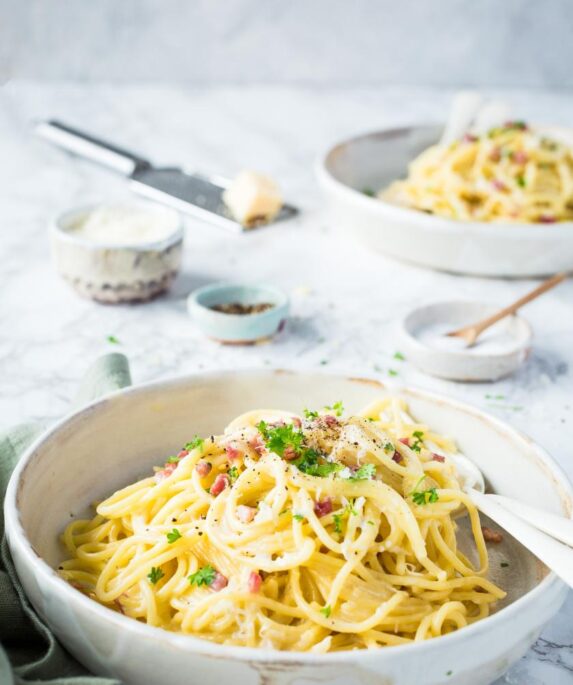 SPAGHETTI CARBONARA MIT SAHNE, DAFÜR OHNE EI