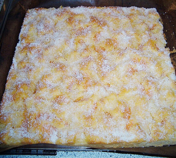 Erfrischender Ananas Mandarine Blechkuchen