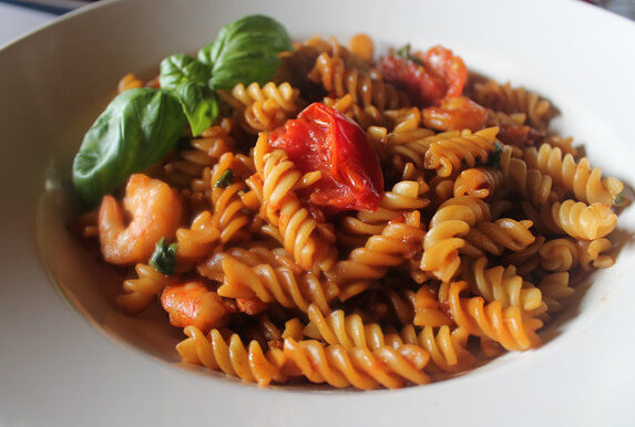 Heute gab es Nudeln: Fusilli mit karamellisierten Tomaten