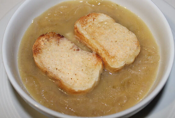 Französische Zwiebelsuppe nach Paul Bocuse